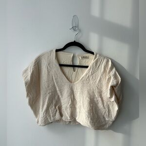 Boutique crinkle v neck crop top bubble hem